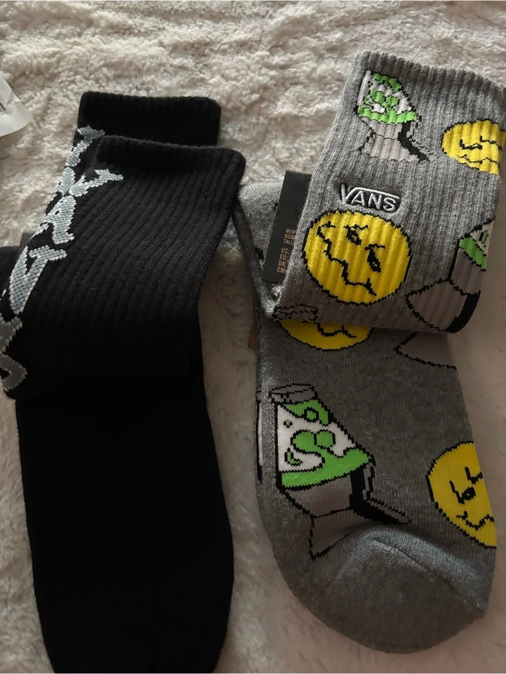 2 pairs men crew socks 9.5-13 nwt